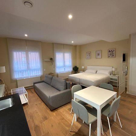 Apartamentos Turisticos Aeropuerto Barajas Мадрид Екстериор снимка