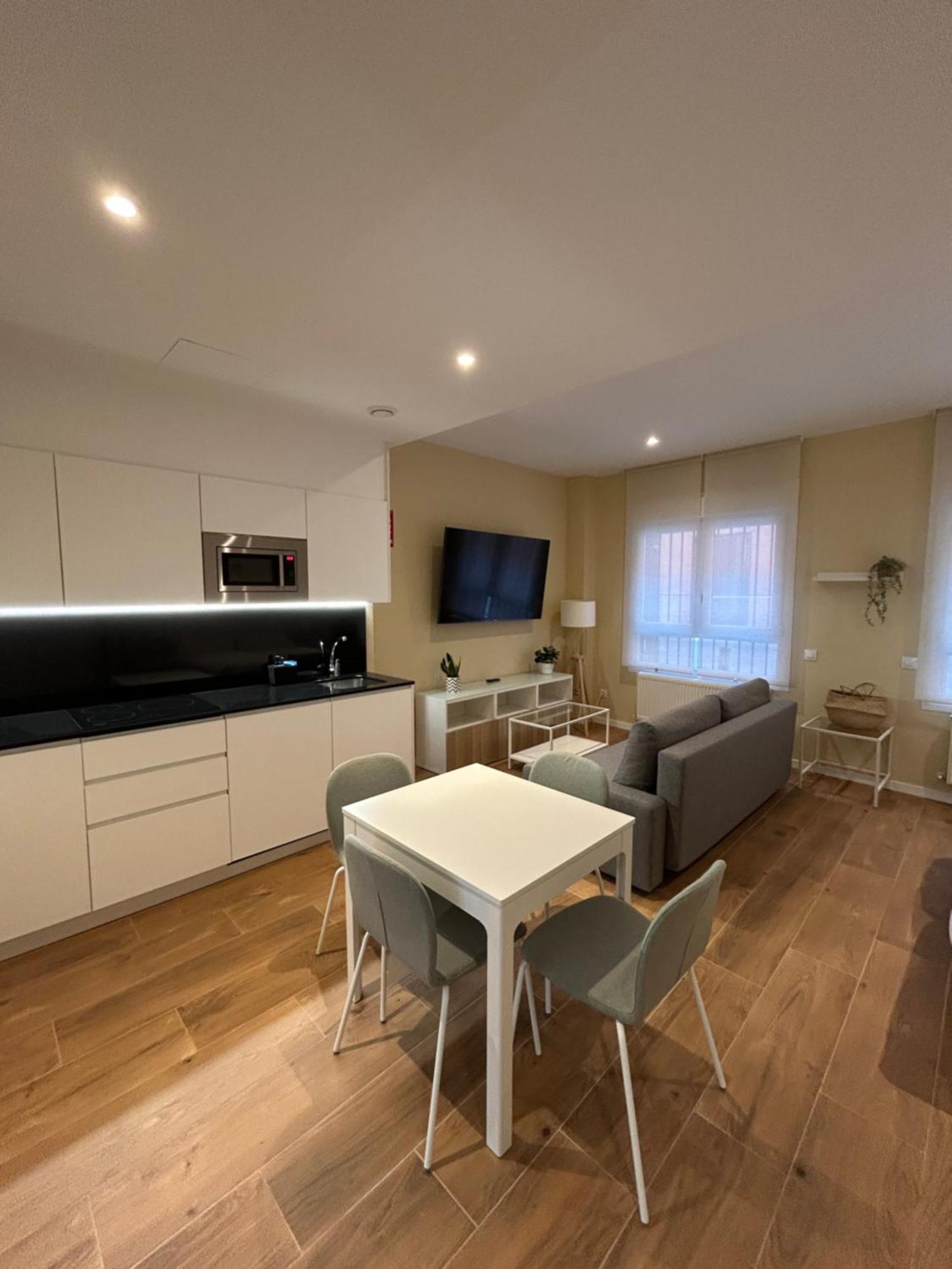 Apartamentos Turisticos Aeropuerto Barajas Мадрид Екстериор снимка
