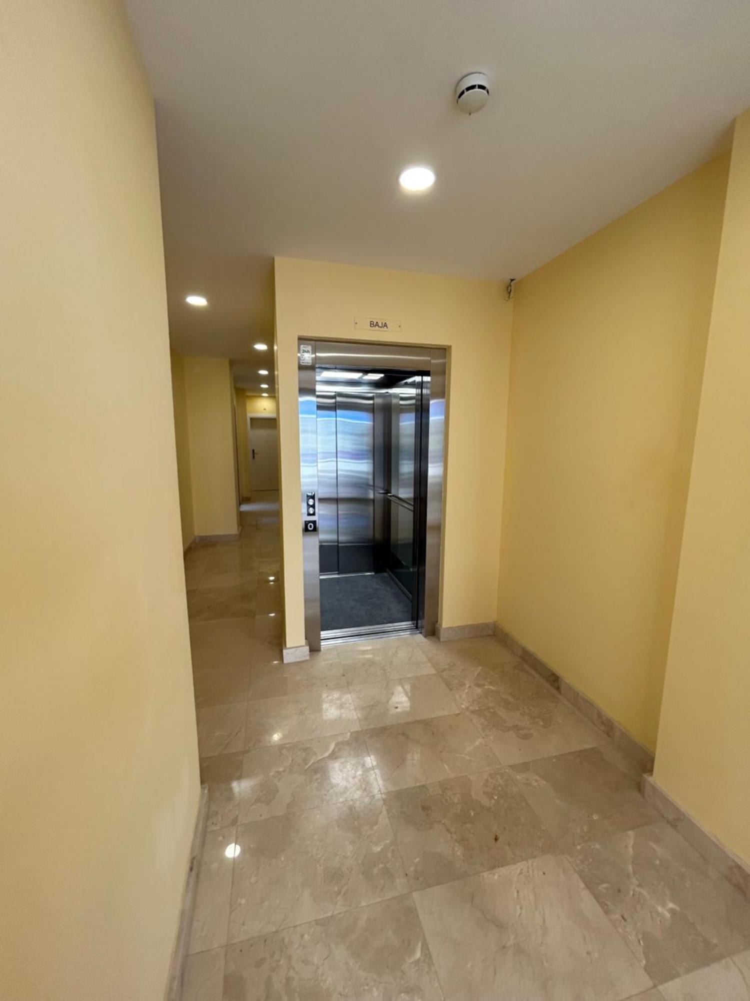 Apartamentos Turisticos Aeropuerto Barajas Мадрид Екстериор снимка