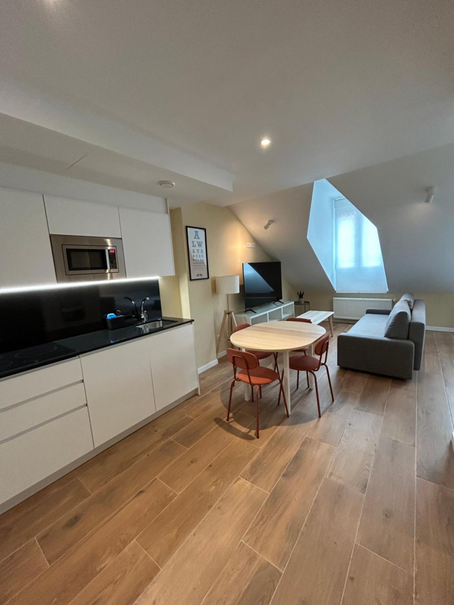Apartamentos Turisticos Aeropuerto Barajas Мадрид Екстериор снимка