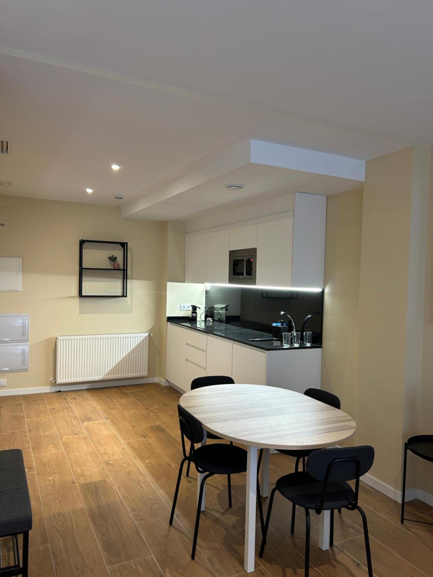 Apartamentos Turisticos Aeropuerto Barajas Мадрид Екстериор снимка
